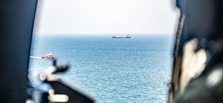 Hürmüz Boğazı'ndan çıkış yapan tanker vuruldu!