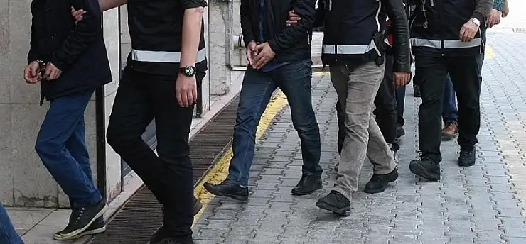 İçişleri Bakanlığı: '16 ilde DEAŞ terör örgütüne yönelik jandarmamız tarafından düzenlenen operasyonlarda 51 şüpheli yakalandı'