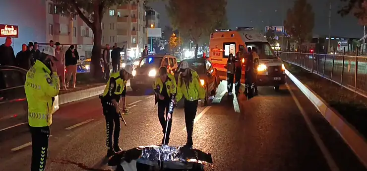 Bariyerlerde feci kaza! Karşıya geçmek isterken otomobil altında öldü