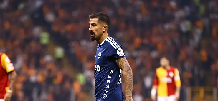 Kerem Demirbay Galatasaray taraftarlarından özür diledi! Almanca düşünmüş, Türkçe konuşmuş...