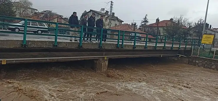 Konya'da sağanak sonrası dereler taştı
