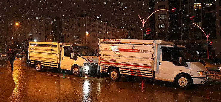 Korkutan zincirleme kaza: 9 yaralı var!