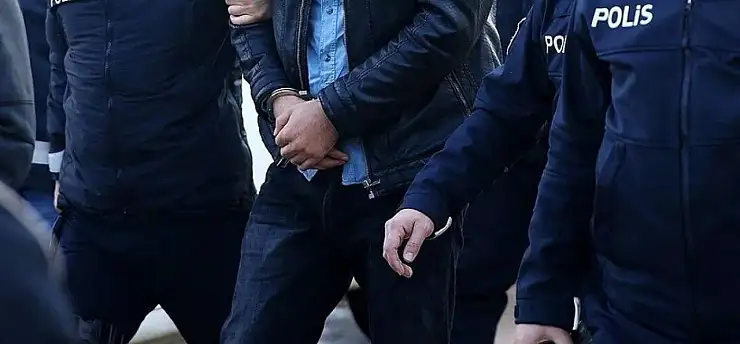 Pompalı silahlı kavga ortalığı ayağa kaldırdı: O anlar kameraya yansıdı