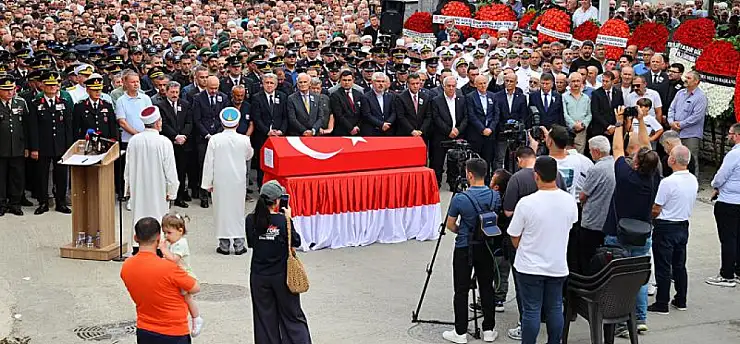 Şehit jandarma dualarla son yolculuğuna uğurlandı