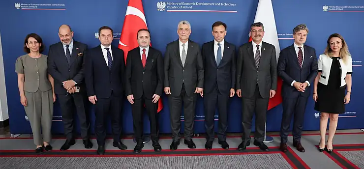 Ticaret Bakanı Bolat, Polonya Maliye Bakanı Domanski ile bir araya geldi