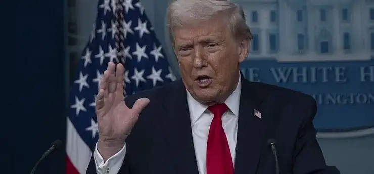 Trump yönetimi, dünya genelinde göçmen vizesi başvurularını askıya aldı