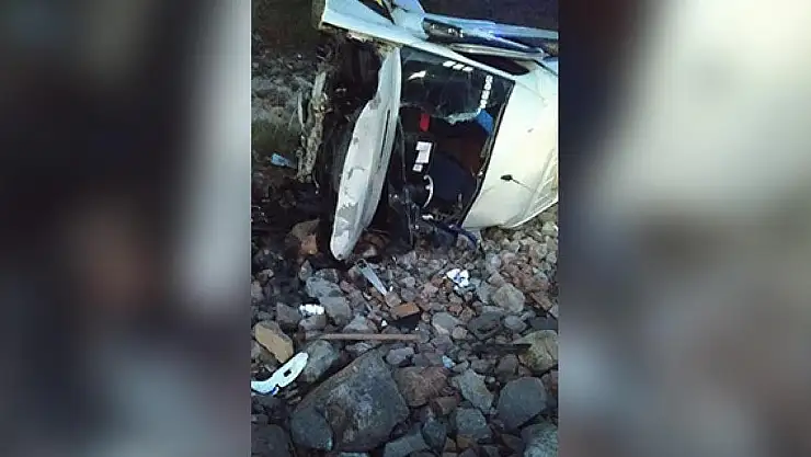 Bitlis'te minibüs şarampole devrildi: 1 ölü, 11 yaralı