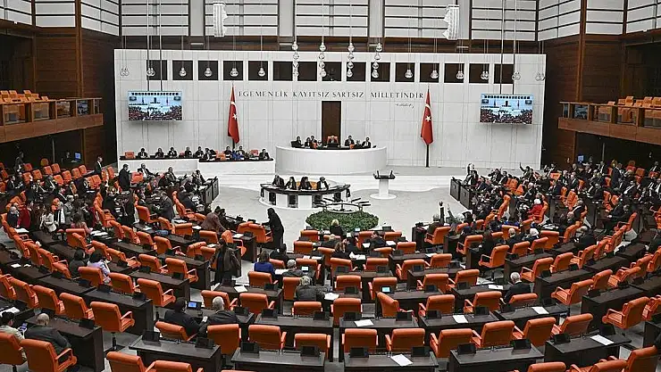 Mecliste 'evli çiftler yurt dışı çıkış harcından muaf tutulsun' isteği!