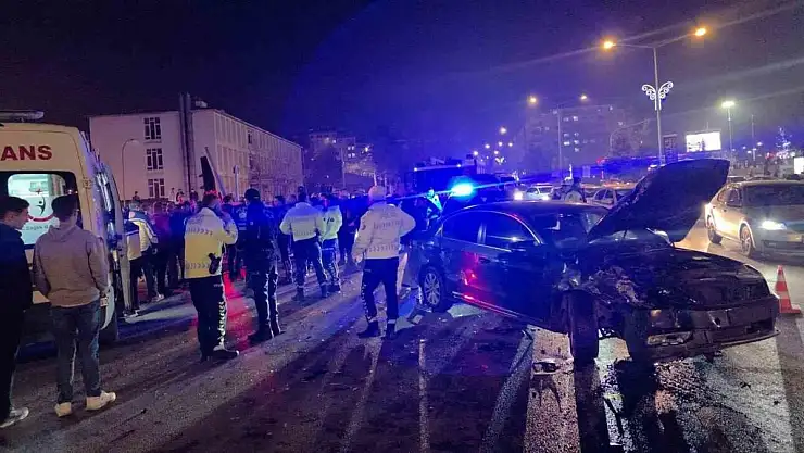 Polisten kaçarken kaza yaptı: 3 yaralı