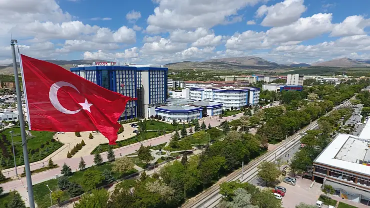 SÜ 23 kategoride Türkiye'nin İlk 20 Üniversitesi arasına girdi