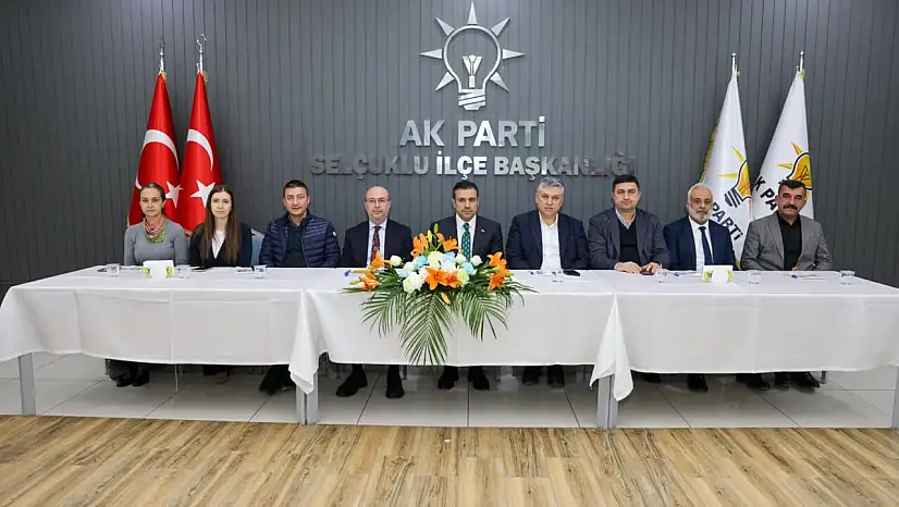 AK Parti Selçuklu'da Muhtarlarla İstişare Toplantısı yapıldı