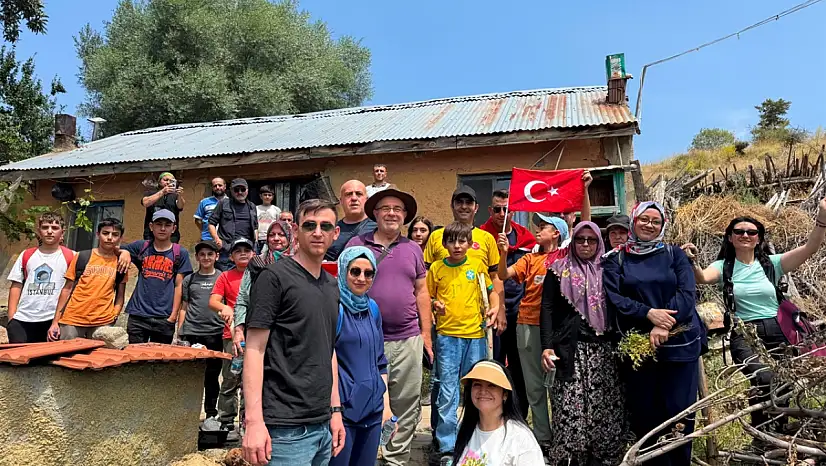 Çocuklardan doğaya anlamlı dokunuş! 'Temiz Doğa, Temiz Vatan' için yürüdüler