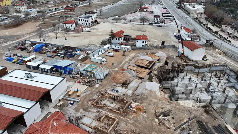 Geçmişle gelecek arasında 'tarihi köprü' Karatay'da kuruluyor