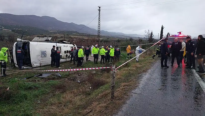 Kontrolden çıkan araç şarampole devrildi: 25 yaralı var!