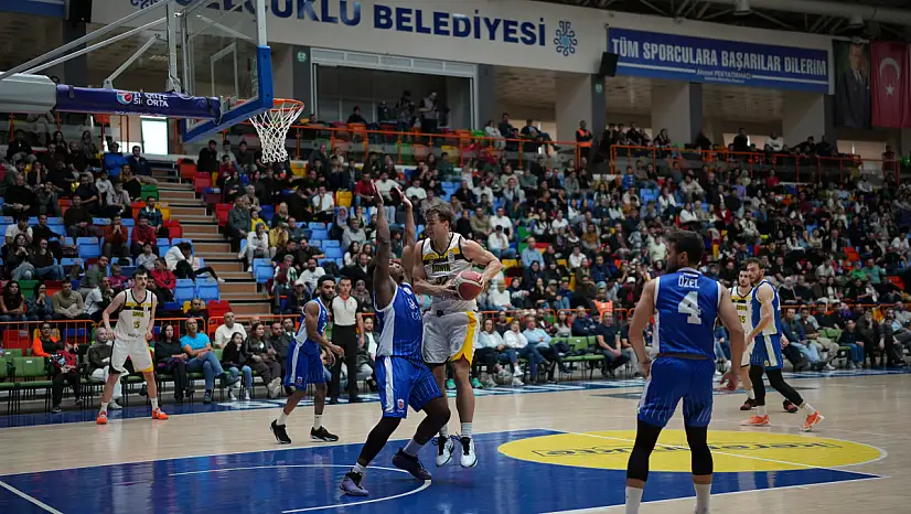 Konya BBSK evinde Büyükçekmece'ye mağlup! 63-78