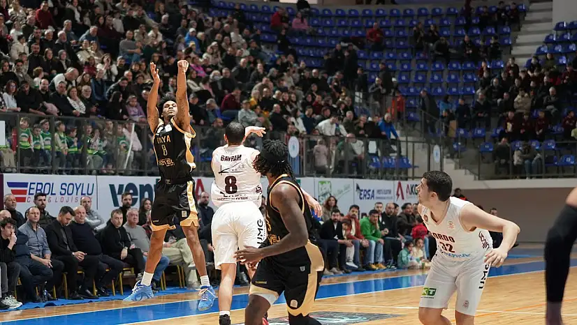 Konya Büyükşehir son çeyrekte yıkıldı! 85-83