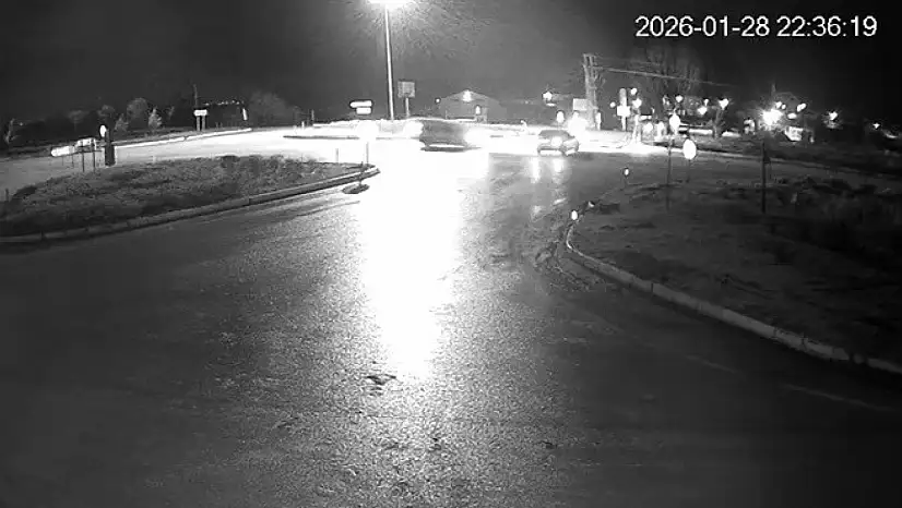 Konya'da 2 araç kavşakta çarpıştı! 4 yaralı!