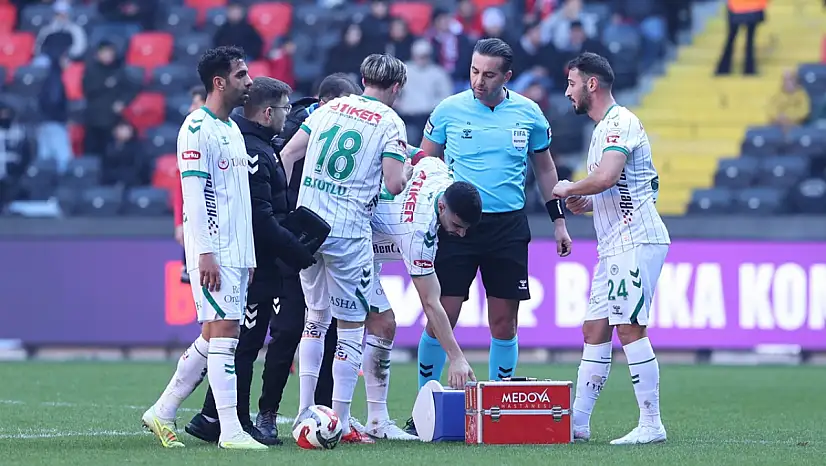 Konyaspor, Gaziantep'te doğrandı! Göz göre göre 4 kırmızı kart çıkmadı!