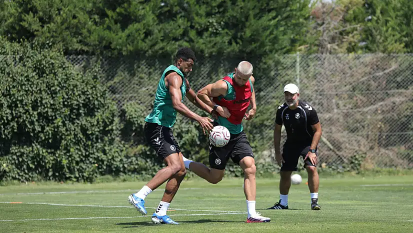 Konyaspor, Kocaelispor maçı öncesinde savunma - hücum çalıştı