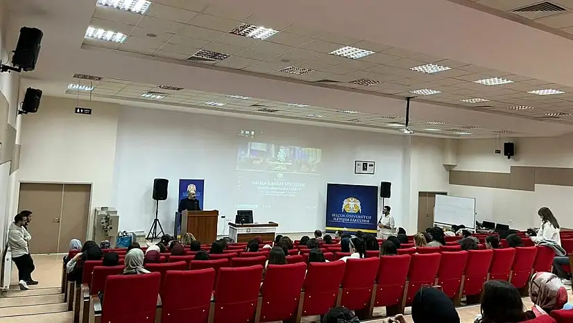 Zafer Şahin İletişim Fakültesi Öğrencilerinin Sorularını Yanıtladı