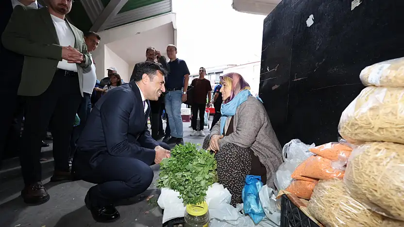 AK Parti Konya İl Başkanı Özgökçen pazara indi! Vatandaşları tek tek dinledi
