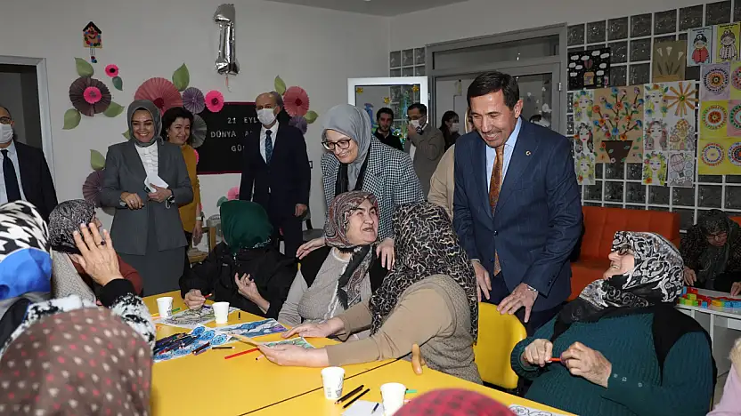 AK Partili üst düzey isimden Karatay'daki bu merkeze tam not!