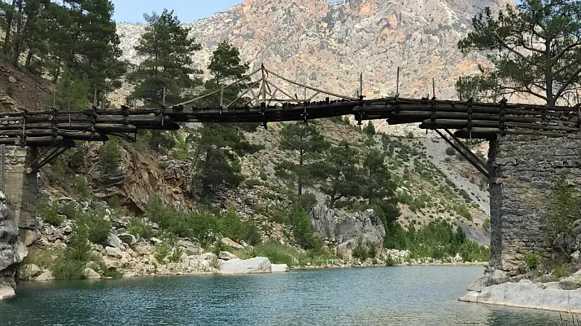 Bu köy gerçek anlamda gün yüzü görmüyor! Sadece 3 saat...