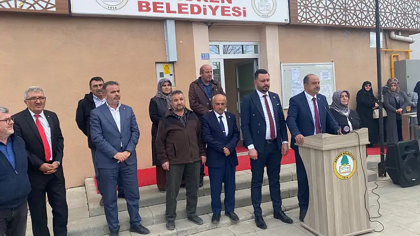 Cezaevinden çıktı soluğu belediyede aldı! Alkışlarla karşılandı!