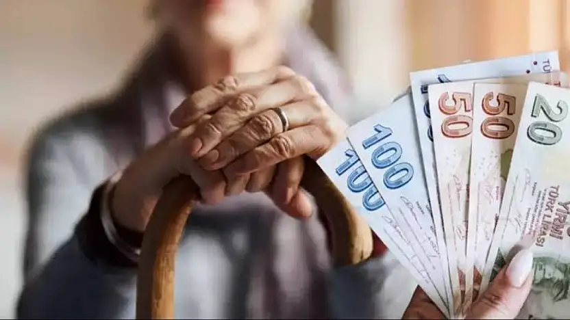 Emekli maaşında yeni dönem kapıda! 25 yıl sonrası için dikkat çeken formül
