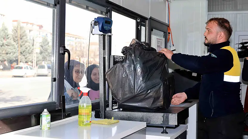 Karatay'da sıfır atık puanları sağlıklı ekmeğe dönüşüyor!