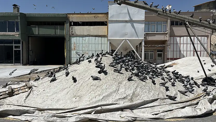 Konya Buğday Pazarı'nın bereketi oldular: Esnaftan örnek davranış!