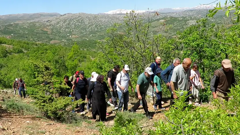 Konya'da 2 bin yıllık yayla yolunda 40 yıl sonra yeniden yürüdüler!