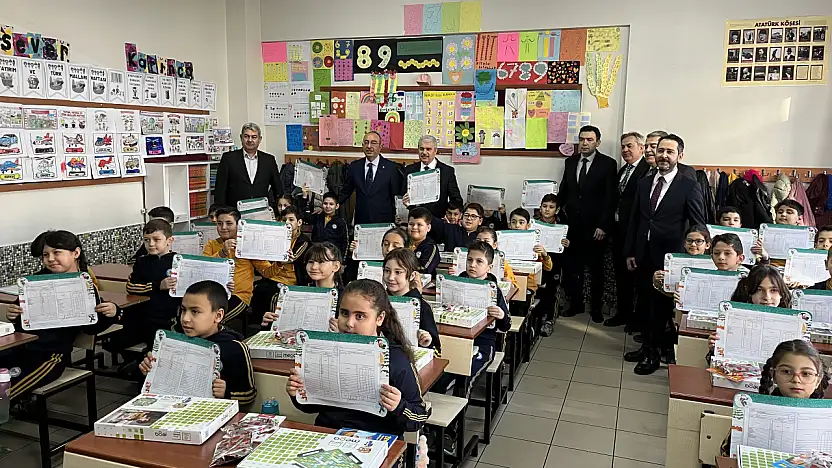 Konya'da 473 bin 836 öğrenci karne sevinci yaşadı