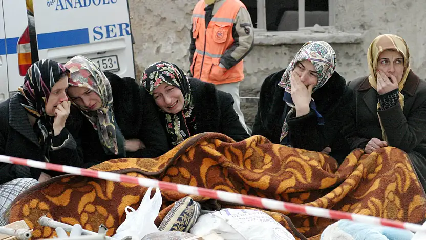 Konya'da 92 kişiye mezar olan zümrüt faciasının üzerinden 22 yıl geçti!