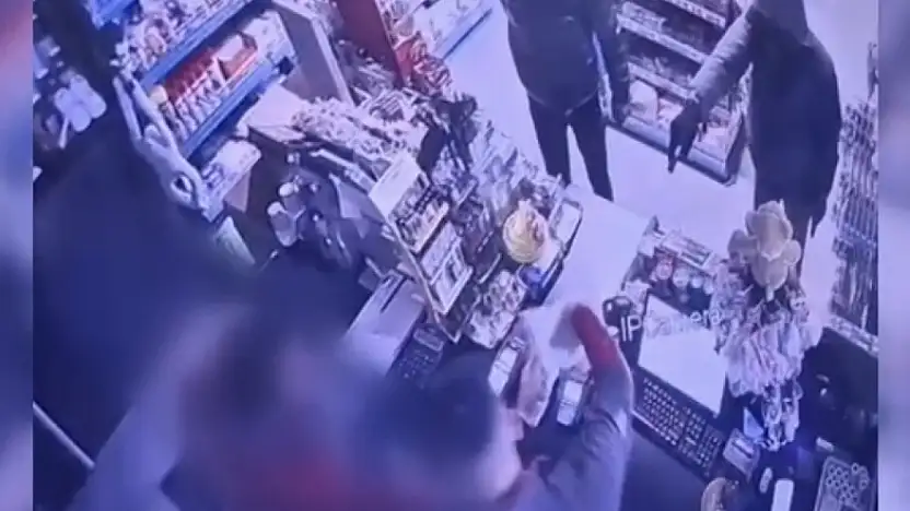 Konya'da akaryakıt istasyonunda silahlı soygun: Tehditler havada uçuştu!