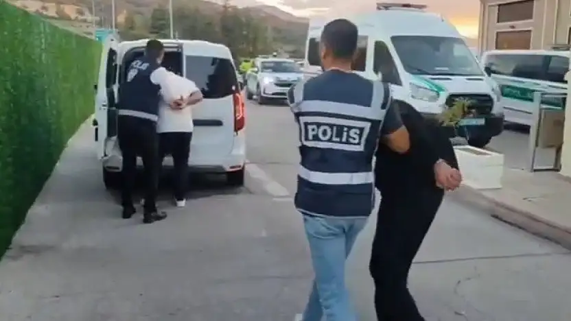 Konya'da akılalmaz dolandırıcılık: Kendini savcı olarak tanıtan vurgunculara darbe! 