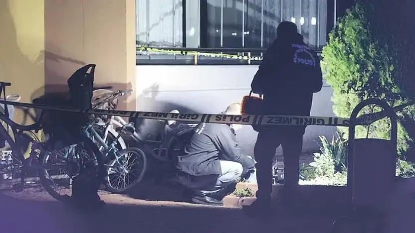 Konya'da Ebru Öğretmeni 23 bıçak darbesiyle öldürmüştü! Davayı gülerek izledi!