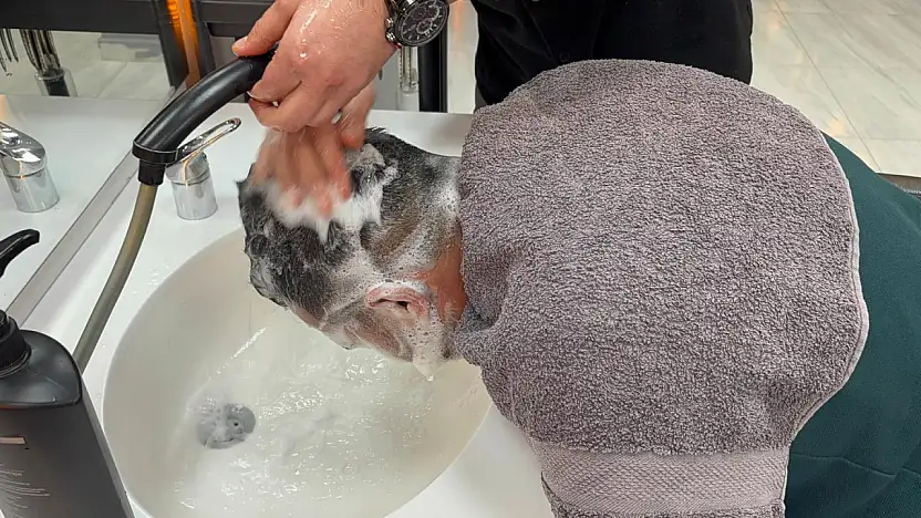 Konya'da erkek kuaförlerine zam!