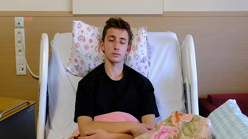 Konya'da fener alayında dehşet! Torpil gencin gözüne isabet etti!