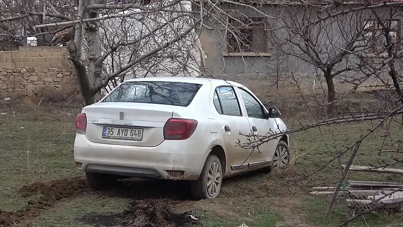 Konya'da filmleri aratmayan takip! 'Dur' ihtarına uymadılar aracı bırakıp kaçtılar