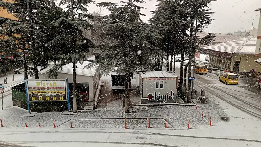 Konya'da fırtına gitti kar geldi! 3 ilçede kartpostallık görüntüler ortaya çıktı