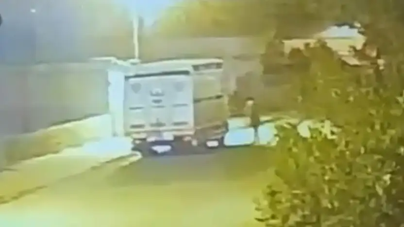 Konya'da gece yarısı kundaklama! Kamyoneti ateşe verip kaçtı