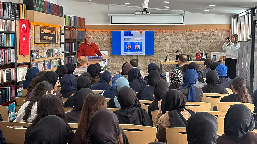 Konya'da geleceğin yazarları usta isimlerle buluştu