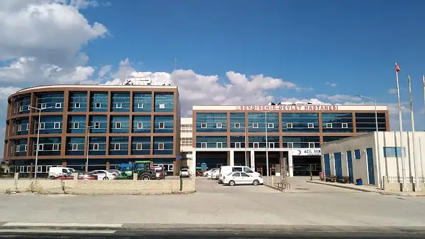 Konya'da hastanede dehşet anları! Görevliyi acımasızca dövdü!