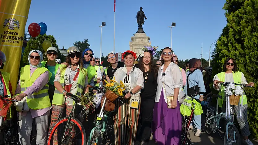 Konya'da kadınlar pedal çevirdi! Avrupa Bisiklet Başkenti'nde renkli görüntüler