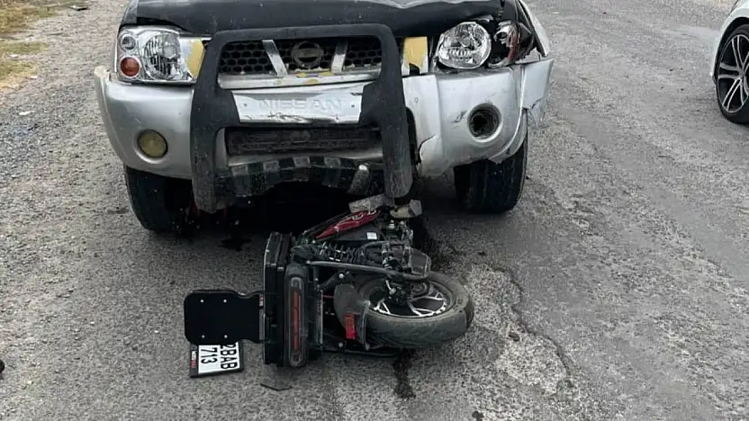 Konya'da kavşakta korkutan kaza! Pikap ile motosiklet çarpıştı