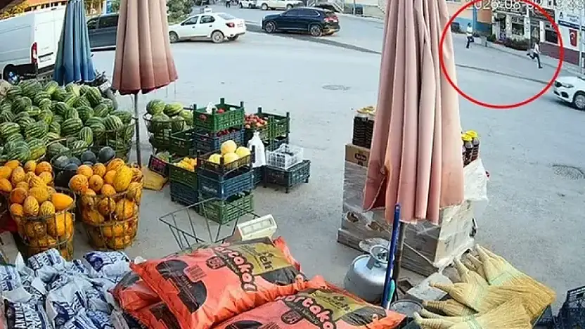 Konya'da markette bıçaklı saldırı! Ölümden böyle kaçtı, peşini bırakmadı... 