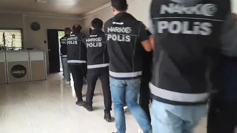Konya'da narkotik darbe: 8 yakalama, binlerce sentetik hap!