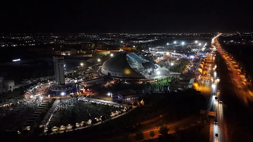 Konya'da nefes kesen festival sona erdi! Gökyüzü ve teknoloji aynı sahnedeydi
