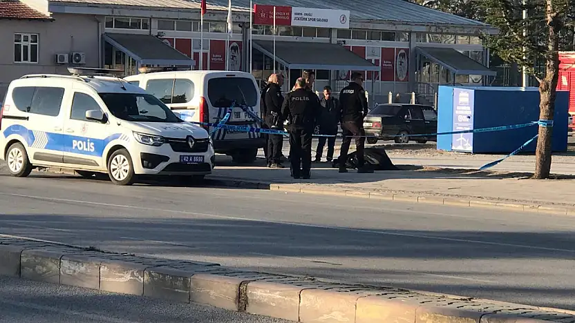 Konya'da sabah saatlerinde korkunç manzara! Kaldırımda ölü bulundu